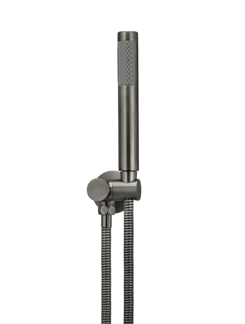 ROUND SHOWER ON BRACKET